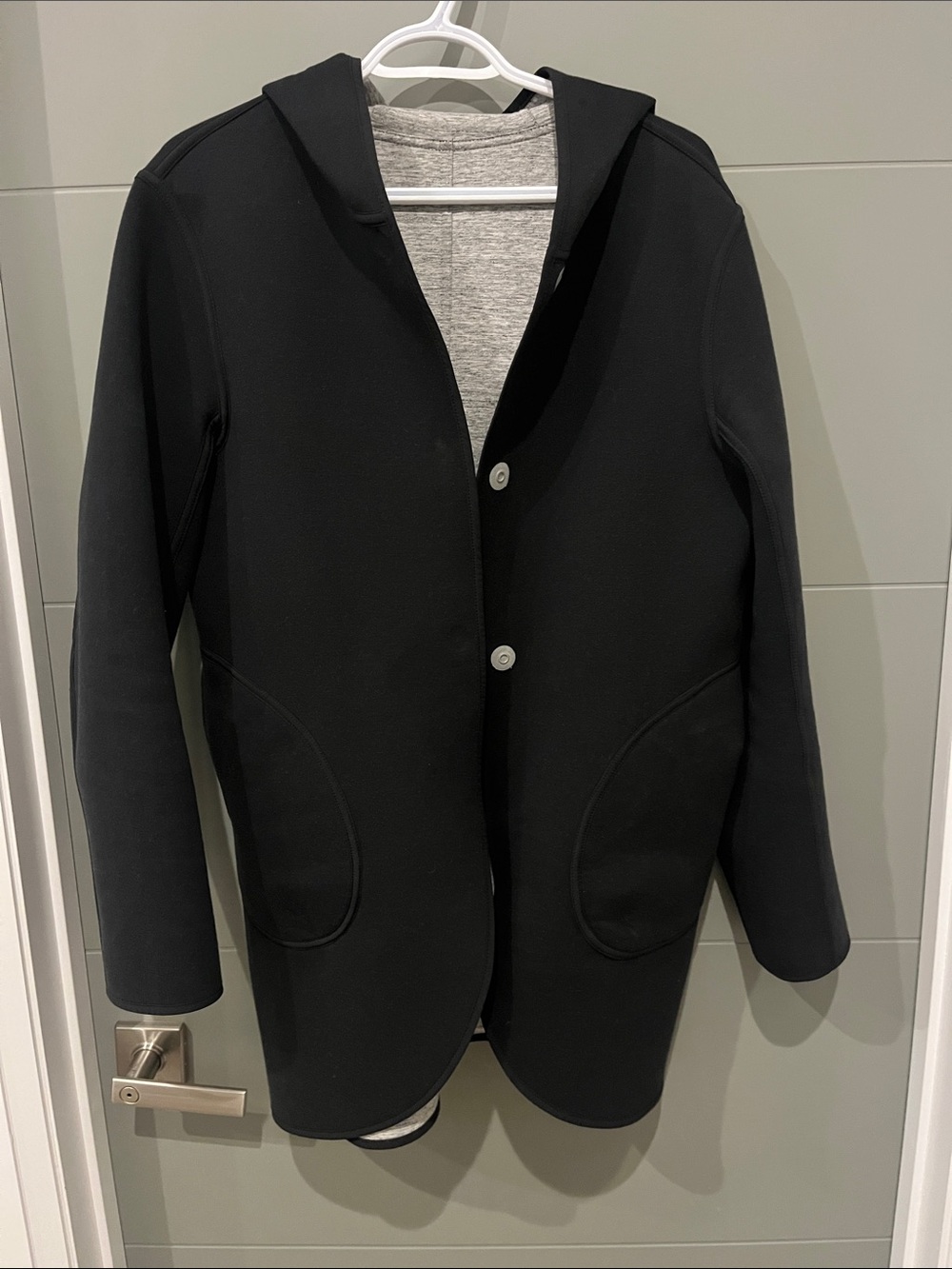 Lululemon Women’s city bound wrap reversible jacket size 8/10